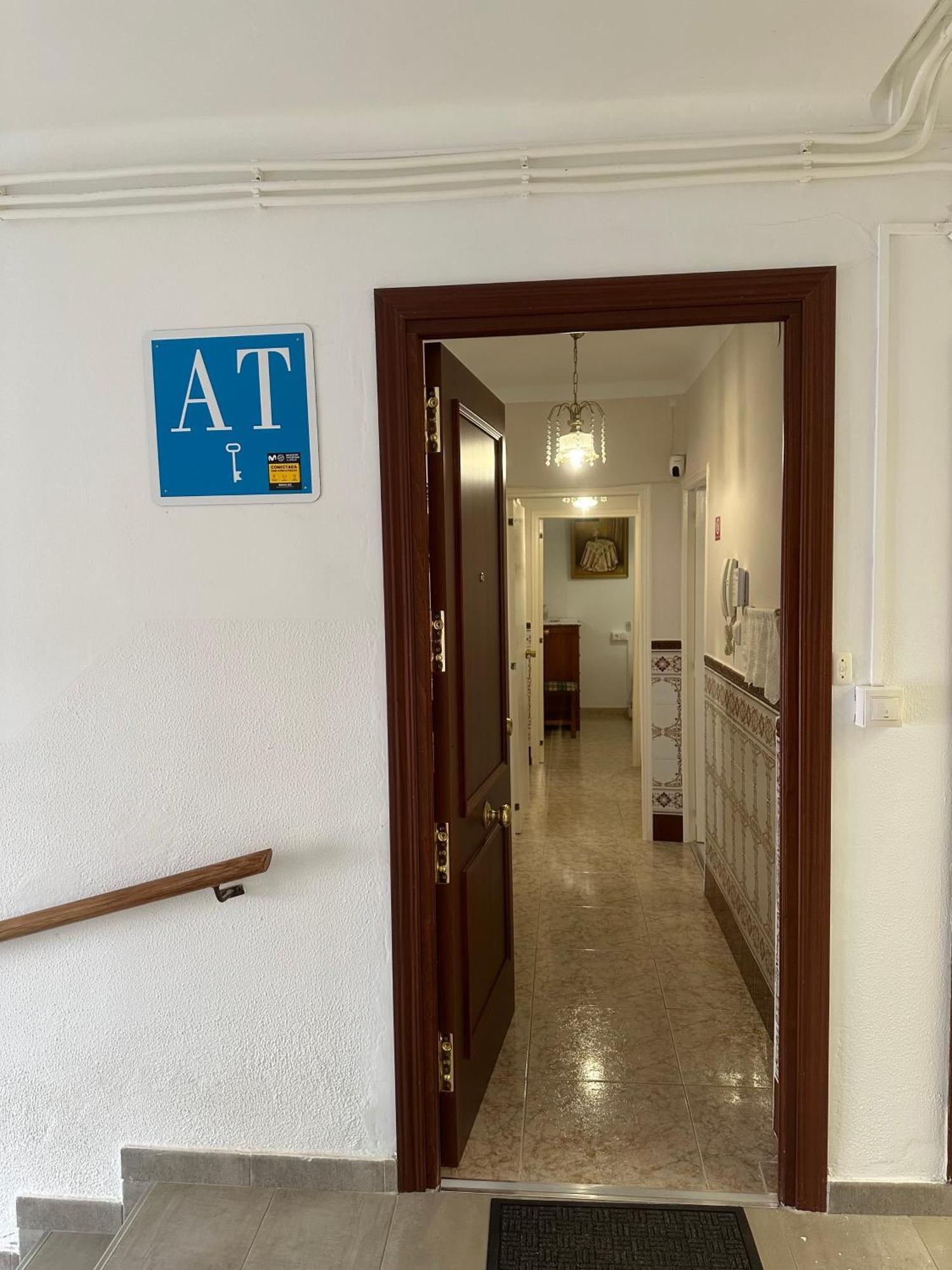 Apartment Cuentame: Equipped With Easy Parking And Access *